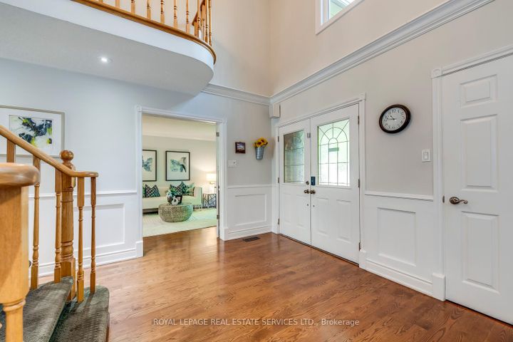 Photo 3 at 1366 Fieldcrest Lane, GA Glen Abbey, Oakville
