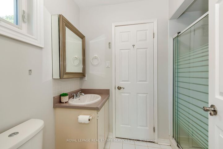 Photo 27 at 1366 Fieldcrest Lane, GA Glen Abbey, Oakville