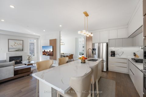 Photo 8 at 14 Montcalm Boulevard, Vellore Village, Vaughan