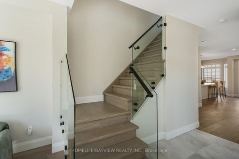 Photo 10 at 14 Montcalm Boulevard, Vellore Village, Vaughan