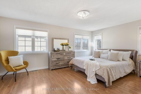 Photo 11 at 14 Montcalm Boulevard, Vellore Village, Vaughan