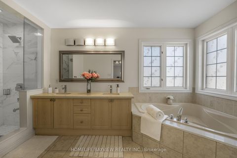 Photo 12 at 14 Montcalm Boulevard, Vellore Village, Vaughan