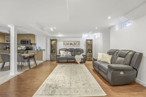 Photo 20 at 14 Montcalm Boulevard, Vellore Village, Vaughan