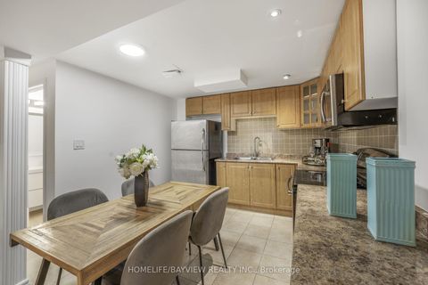 Photo 23 at 14 Montcalm Boulevard, Vellore Village, Vaughan