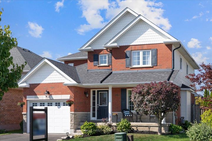 Photo 2 at 536 Woodmount Crescent, Samac, Oshawa