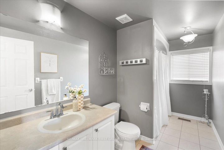 Photo 34 at 536 Woodmount Crescent, Samac, Oshawa