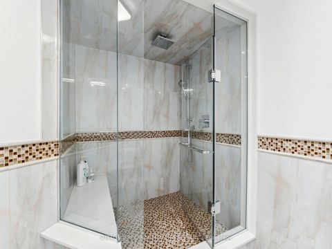 Photo 7 at 604 - 7 Townsgate Drive, Yorkhill, Vaughan