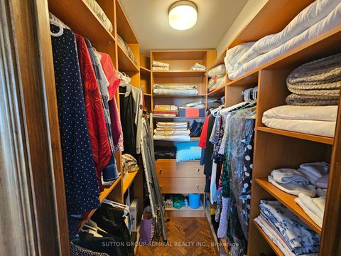 Photo 8 at 604 - 7 Townsgate Drive, Yorkhill, Vaughan