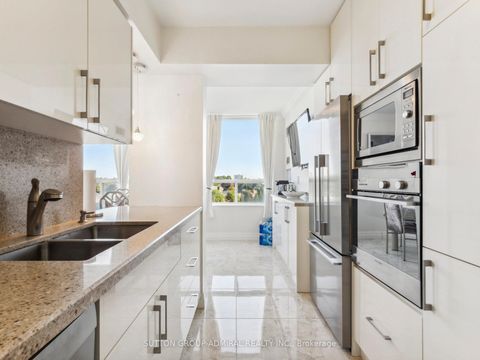 Photo 14 at 604 - 7 Townsgate Drive, Yorkhill, Vaughan