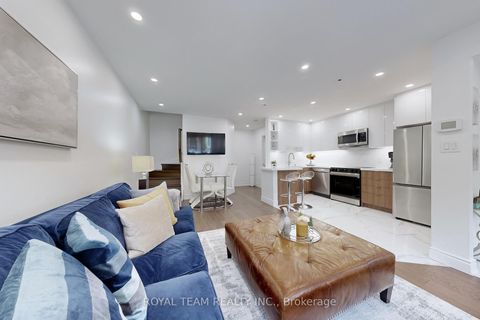Photo 3 at 57 - 151 Townsgate Drive, Yorkhill, Vaughan