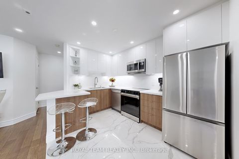 Photo 9 at 57 - 151 Townsgate Drive, Yorkhill, Vaughan