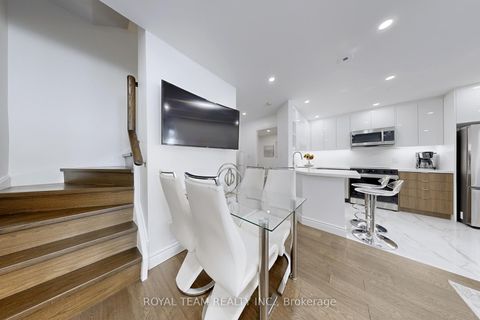 Photo 10 at 57 - 151 Townsgate Drive, Yorkhill, Vaughan