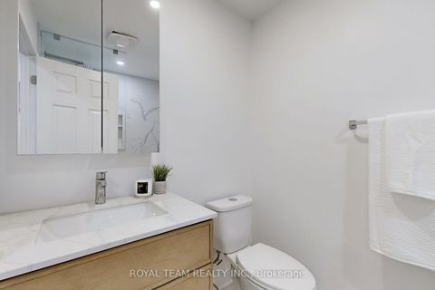Photo 16 at 57 - 151 Townsgate Drive, Yorkhill, Vaughan