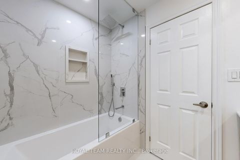 Photo 17 at 57 - 151 Townsgate Drive, Yorkhill, Vaughan