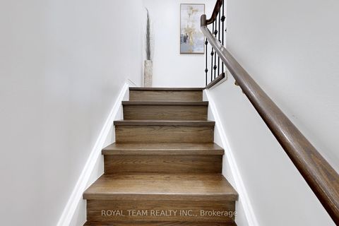 Photo 18 at 57 - 151 Townsgate Drive, Yorkhill, Vaughan