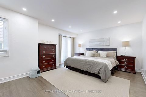 Photo 19 at 57 - 151 Townsgate Drive, Yorkhill, Vaughan