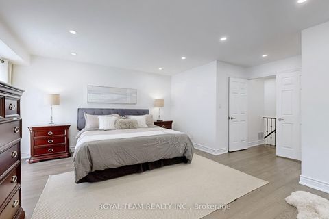 Photo 21 at 57 - 151 Townsgate Drive, Yorkhill, Vaughan