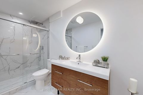 Photo 23 at 57 - 151 Townsgate Drive, Yorkhill, Vaughan