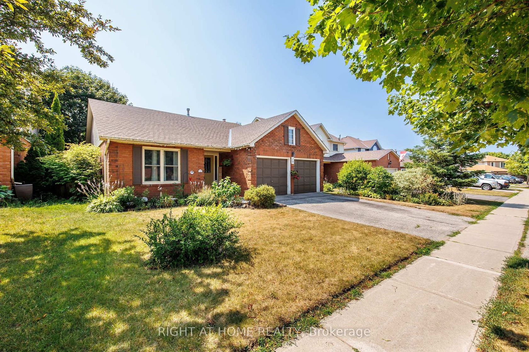 29 Herrell Avenue, Painswick South, Barrie photo number 2