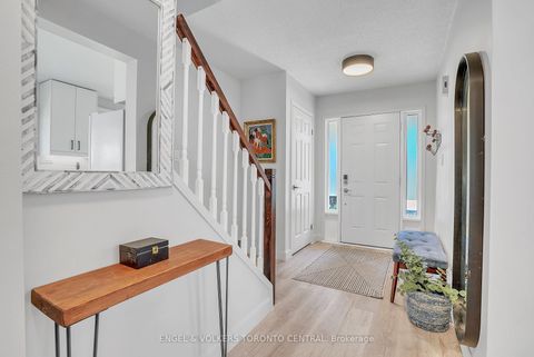 Photo 2 at 52 Patton Road, Painswick North, Barrie