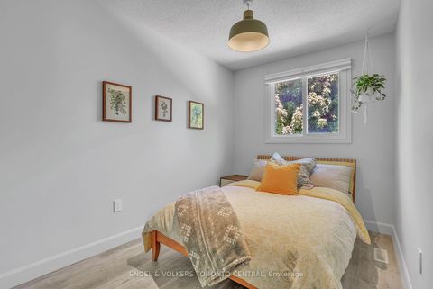 Photo 12 at 52 Patton Road, Painswick North, Barrie