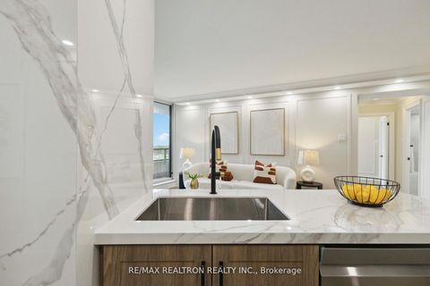 Photo 11 at 1604 - 7250 Yonge Street, Yorkhill, Vaughan