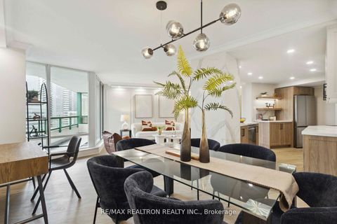 Photo 12 at 1604 - 7250 Yonge Street, Yorkhill, Vaughan