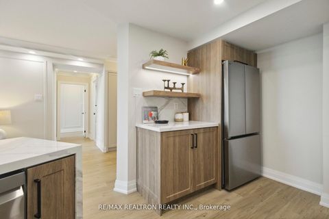 Photo 17 at 1604 - 7250 Yonge Street, Yorkhill, Vaughan