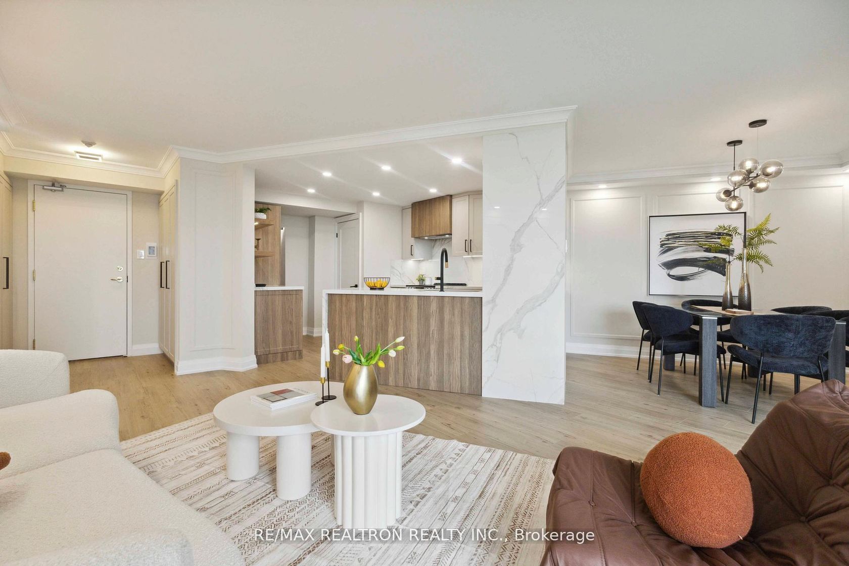 1604 - 7250 Yonge Street, Yorkhill, Vaughan 