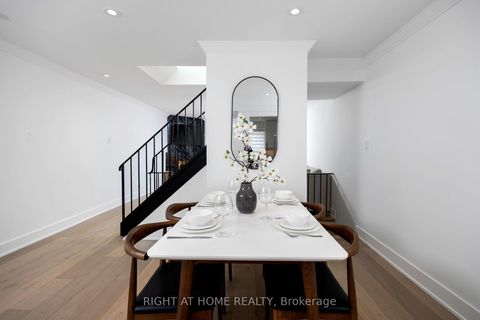 Photo 2 at 11 - 20 Budgell Terrace, Swansea, Toronto