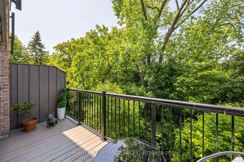 Photo 5 at 11 - 20 Budgell Terrace, Swansea, Toronto