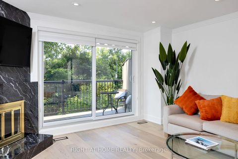 Photo 6 at 11 - 20 Budgell Terrace, Swansea, Toronto