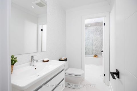 Photo 11 at 11 - 20 Budgell Terrace, Swansea, Toronto