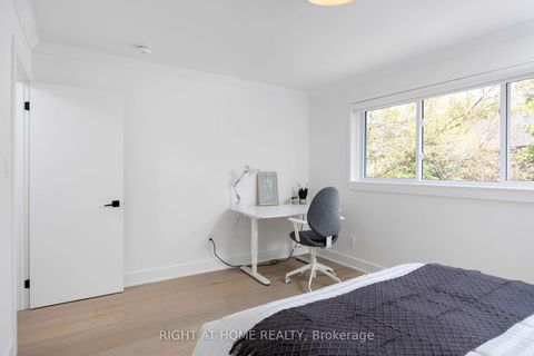 Photo 13 at 11 - 20 Budgell Terrace, Swansea, Toronto