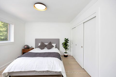 Photo 14 at 11 - 20 Budgell Terrace, Swansea, Toronto
