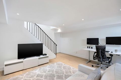 Photo 18 at 11 - 20 Budgell Terrace, Swansea, Toronto