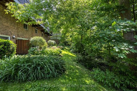 Photo 21 at 11 - 20 Budgell Terrace, Swansea, Toronto