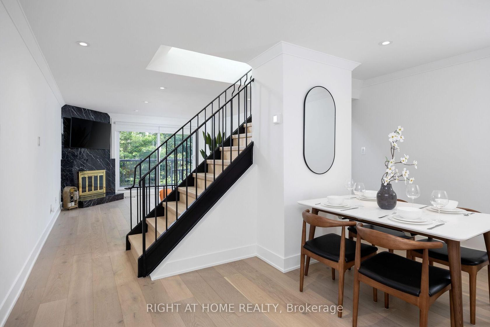 11 - 20 Budgell Terrace, Swansea, Toronto 