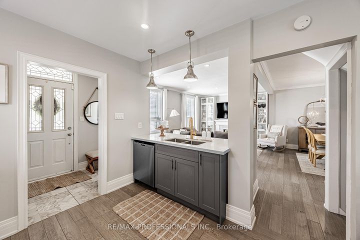 Photo 10 at 2236 Lawrence Avenue W, Humber Heights, Toronto