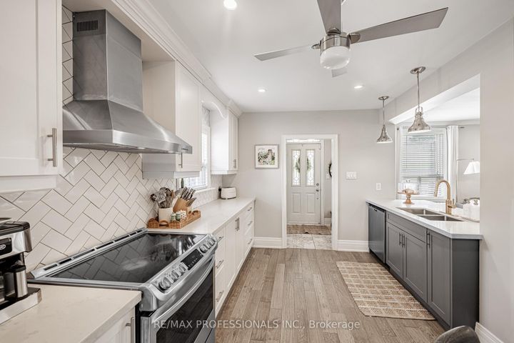 Photo 13 at 2236 Lawrence Avenue W, Humber Heights, Toronto