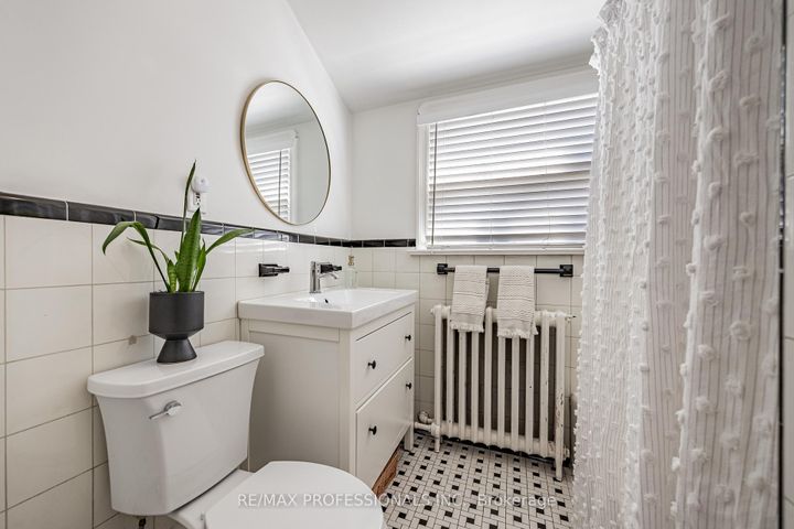 Photo 18 at 2236 Lawrence Avenue W, Humber Heights, Toronto
