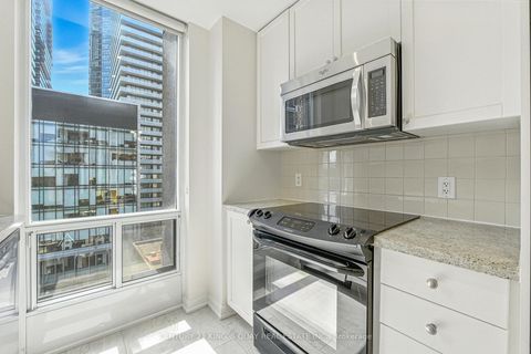 Photo 15 at 810 - 85 Bloor Street E, Yonge Corridor, Toronto
