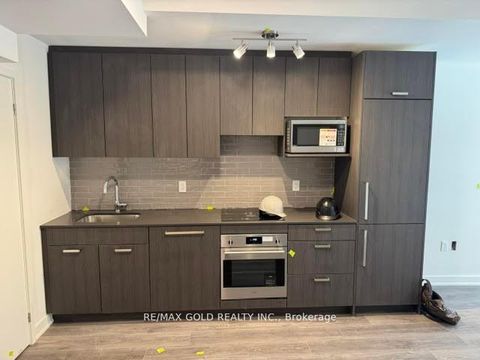 Photo 5 at 134 (35) - 69 Curlew Drive, Donalda, Toronto