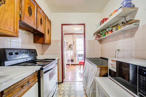 Photo 21 at 250 - 10 Eddystone Avenue, Jane Heights, Toronto