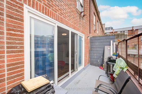 Photo 24 at 250 - 10 Eddystone Avenue, Jane Heights, Toronto