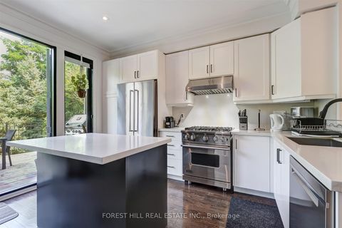Photo 11 at 111 Powseland Crescent, West Woodbridge, Vaughan