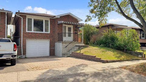 Photo 4 at 15 Thistlewaite Crescent, Malvern West, Toronto