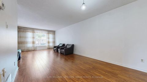 Photo 6 at 15 Thistlewaite Crescent, Malvern West, Toronto