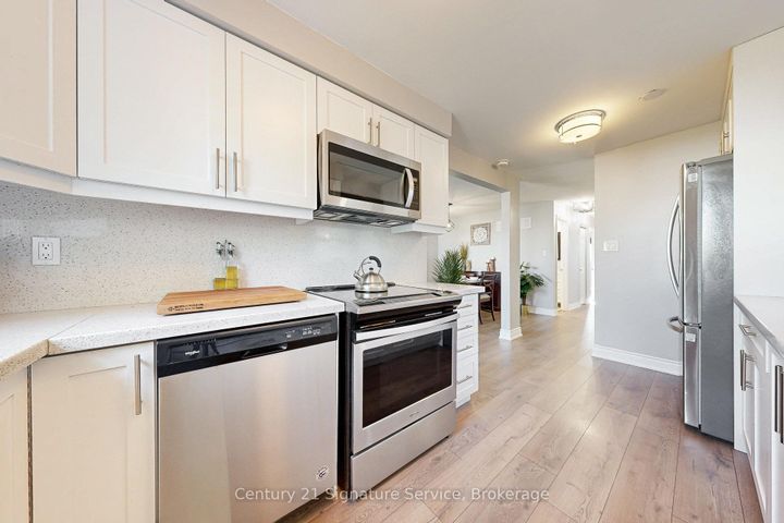 Photo 12 at 3 Majestic Crescent, Central Park, Brampton