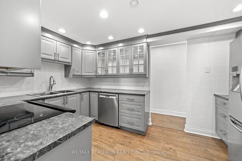 Photo 11 at 702 - 130 Neptune Drive, Lawrence, Toronto